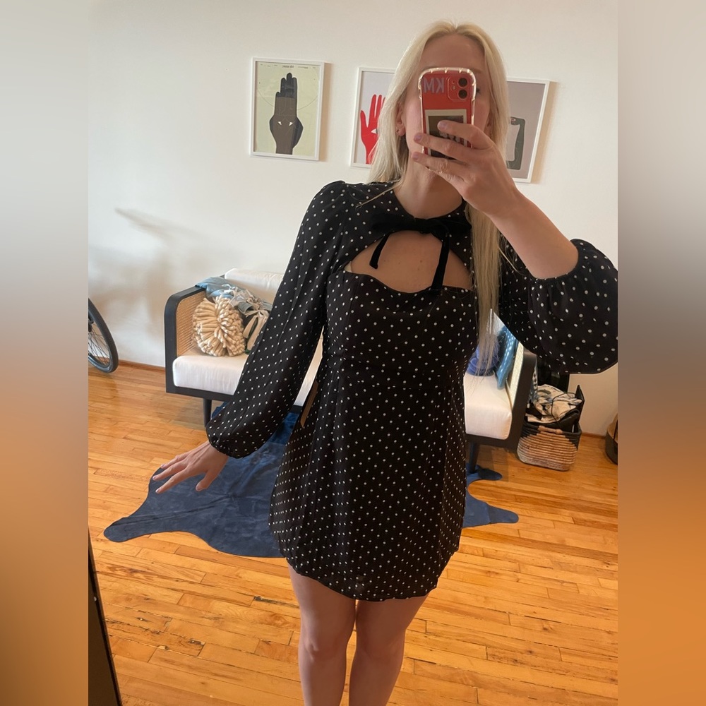 Polka dot dress velvety tie in front